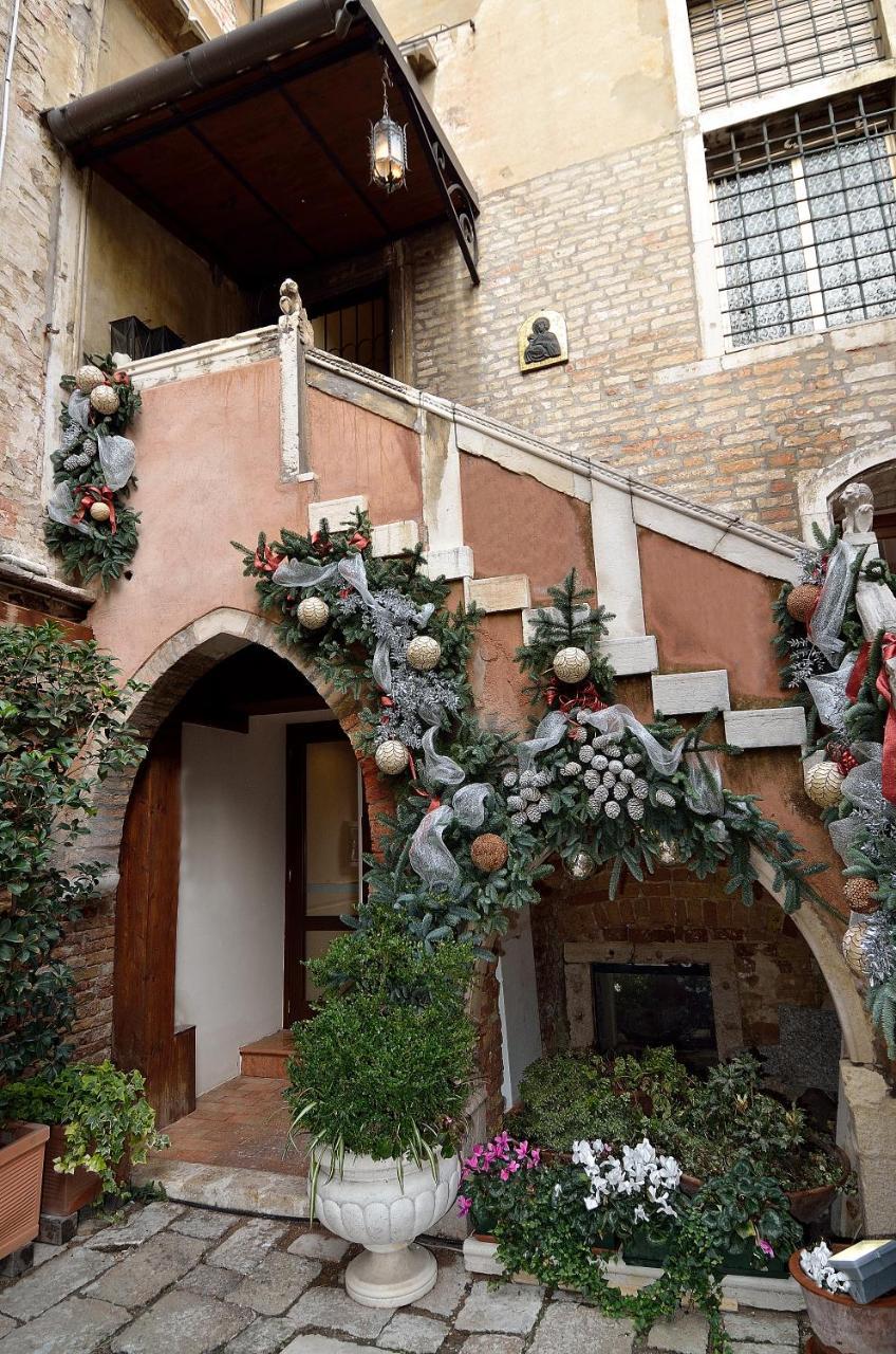 Palazzo Odoni Hotel Veneza Exterior foto